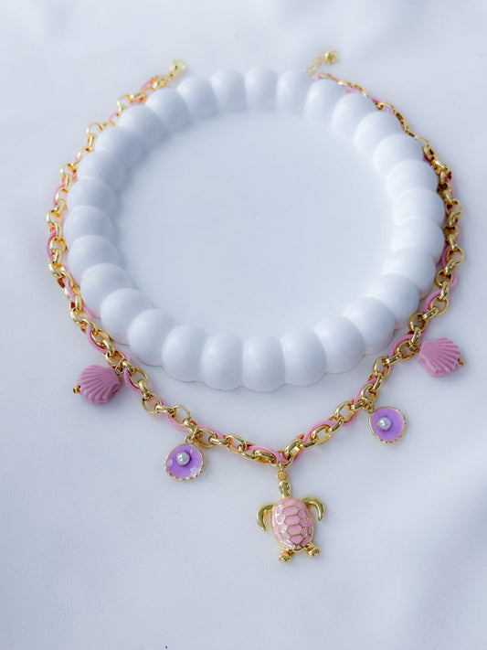 Collar August