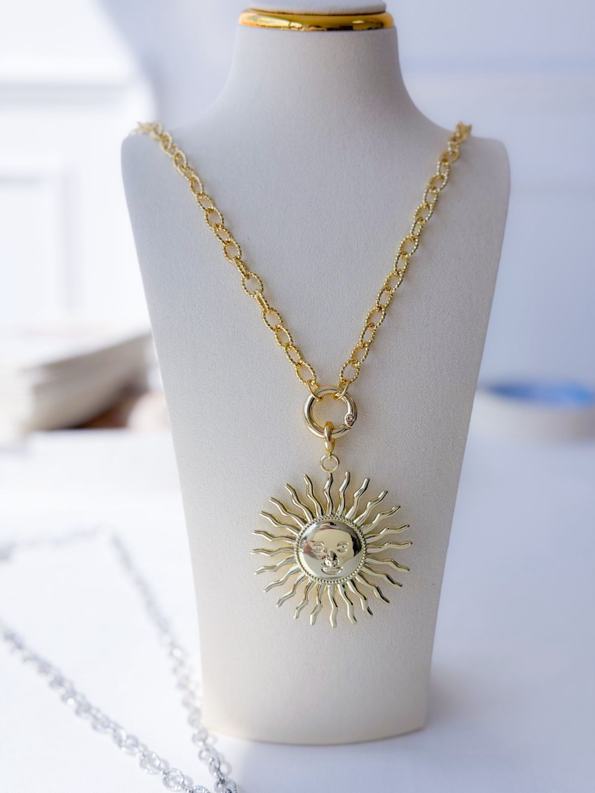 Collar Donisha