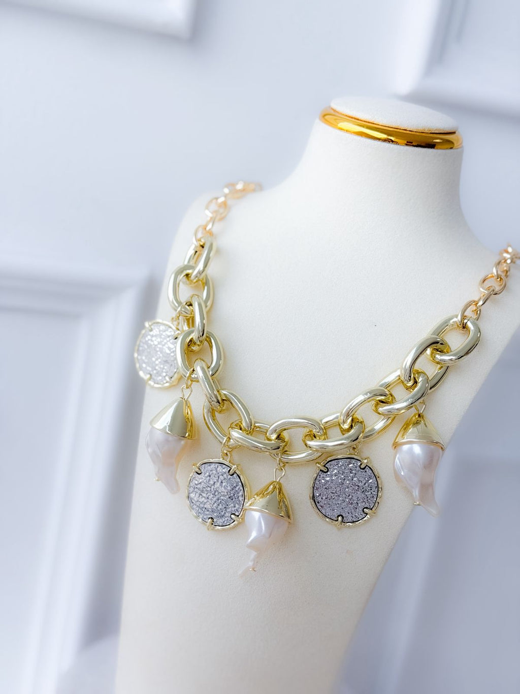 Collar Beaumont