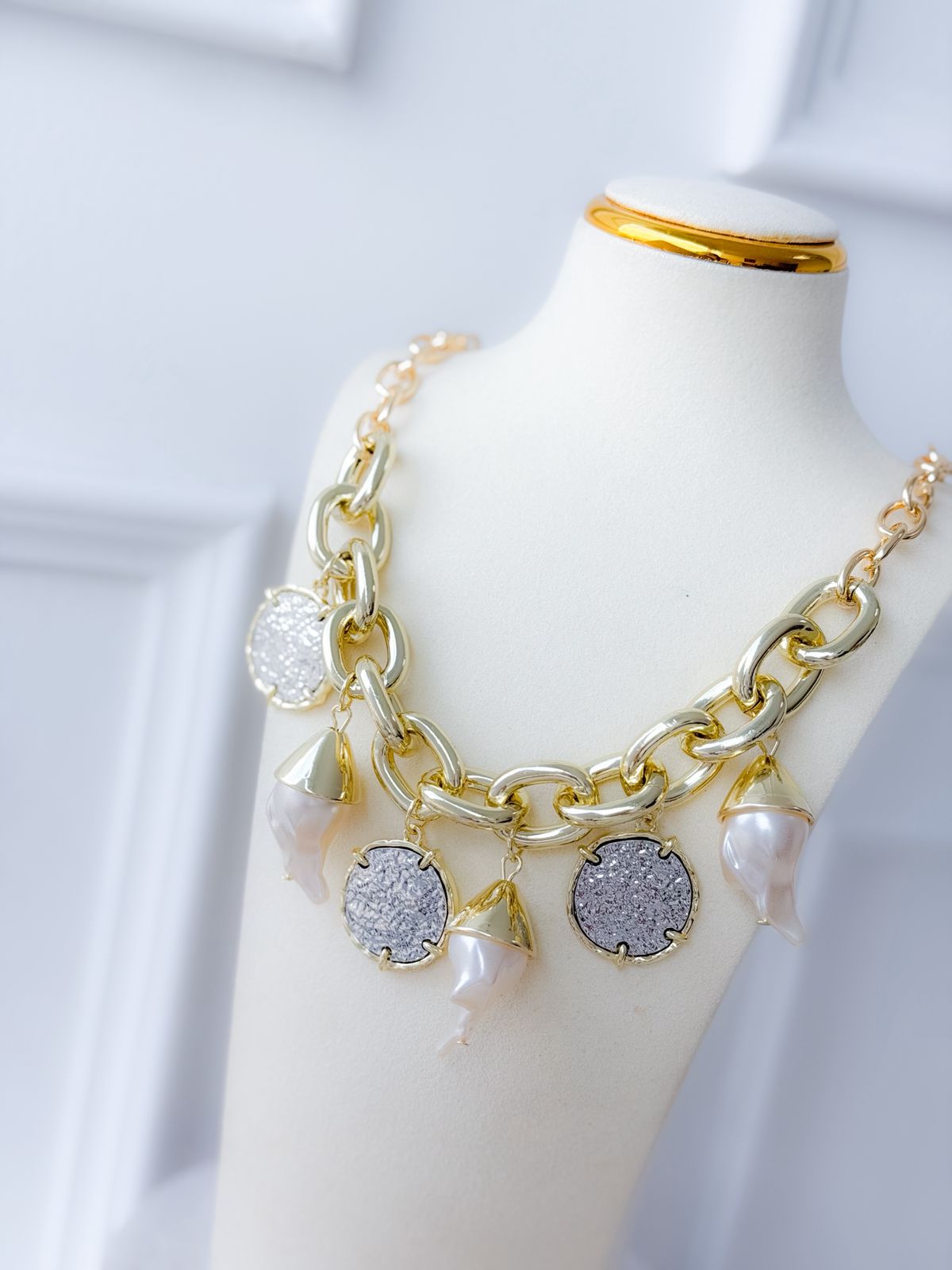 Collar Beaumont