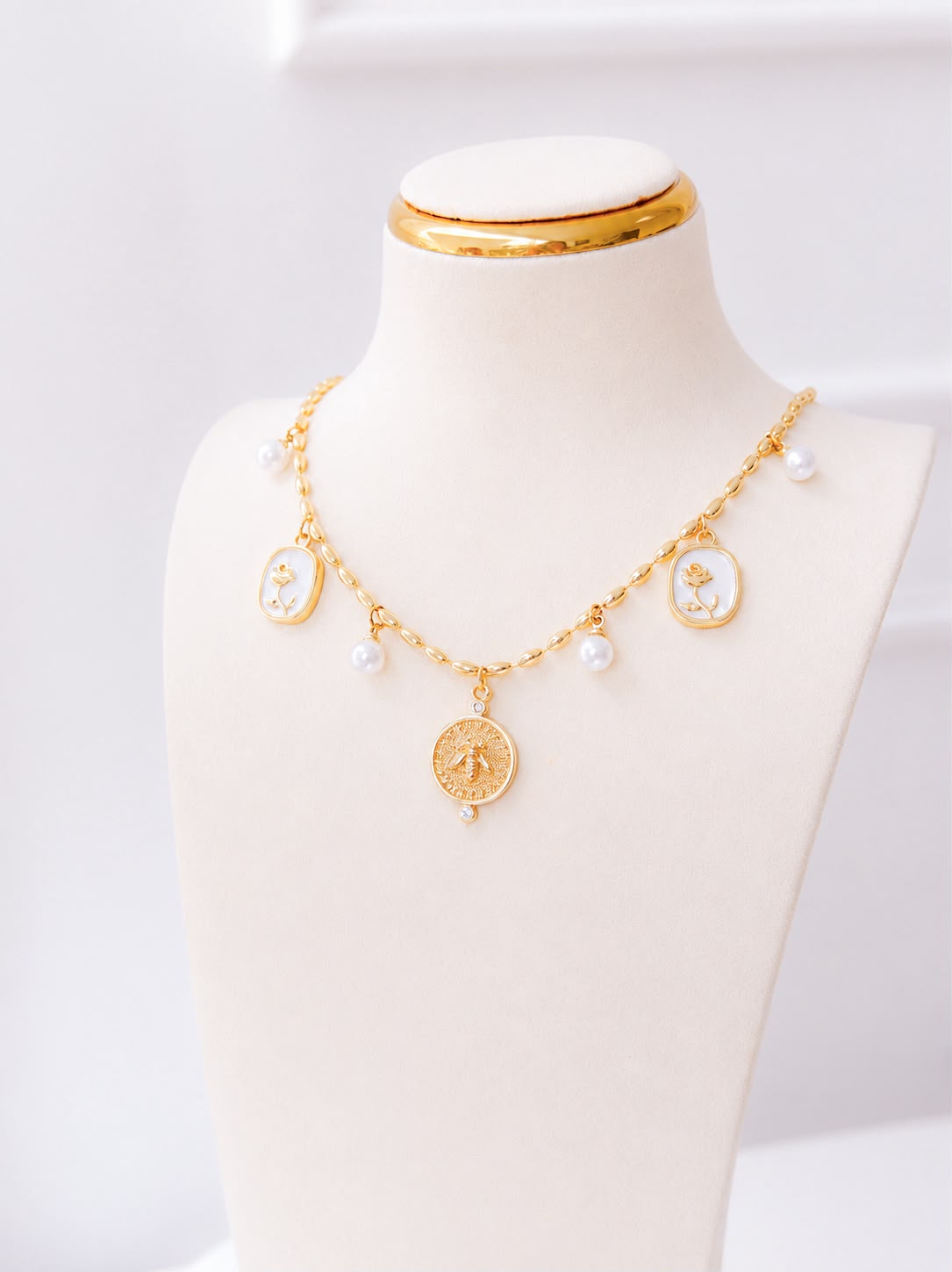 Collar Gema