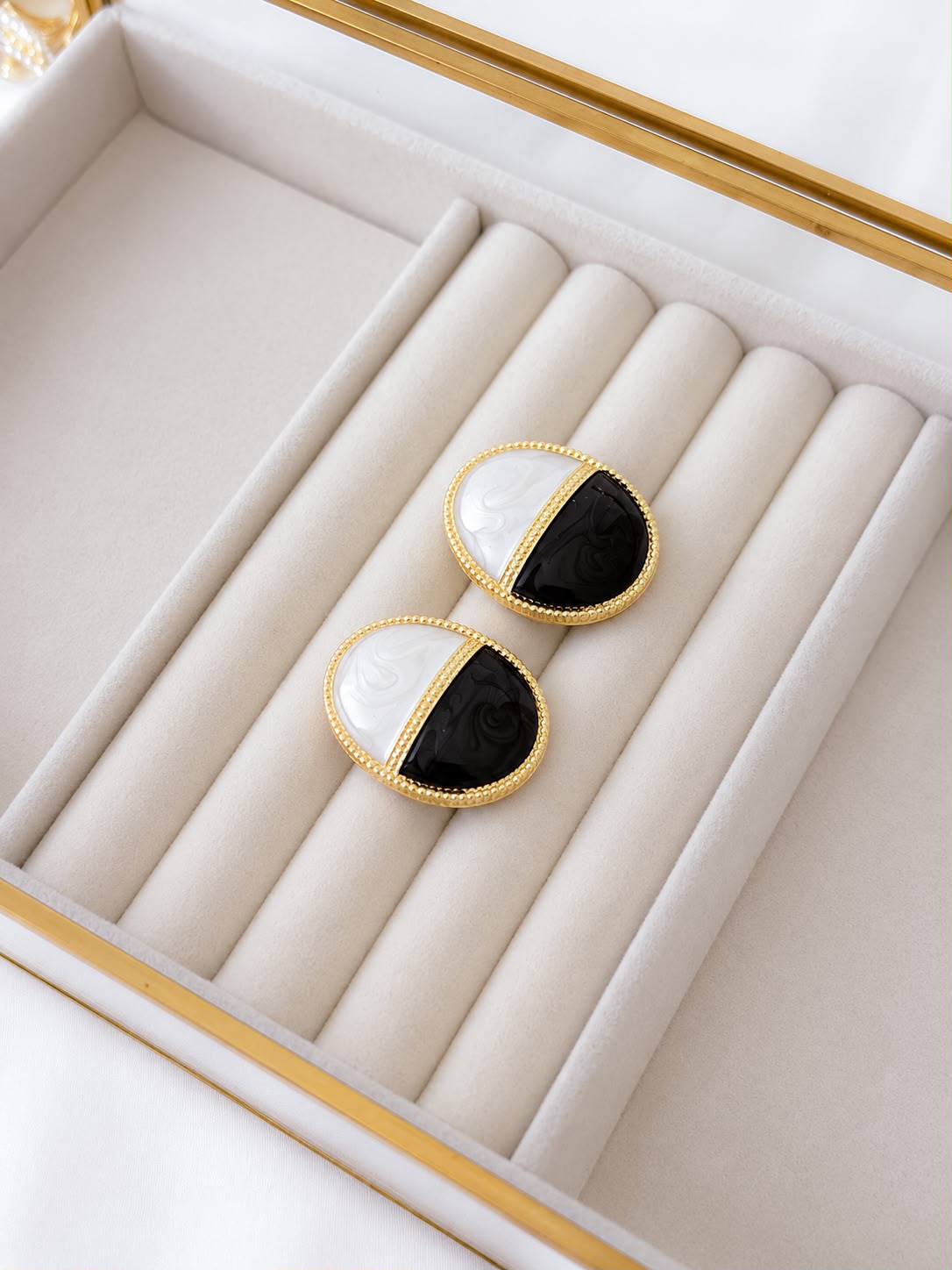 Aretes Saban