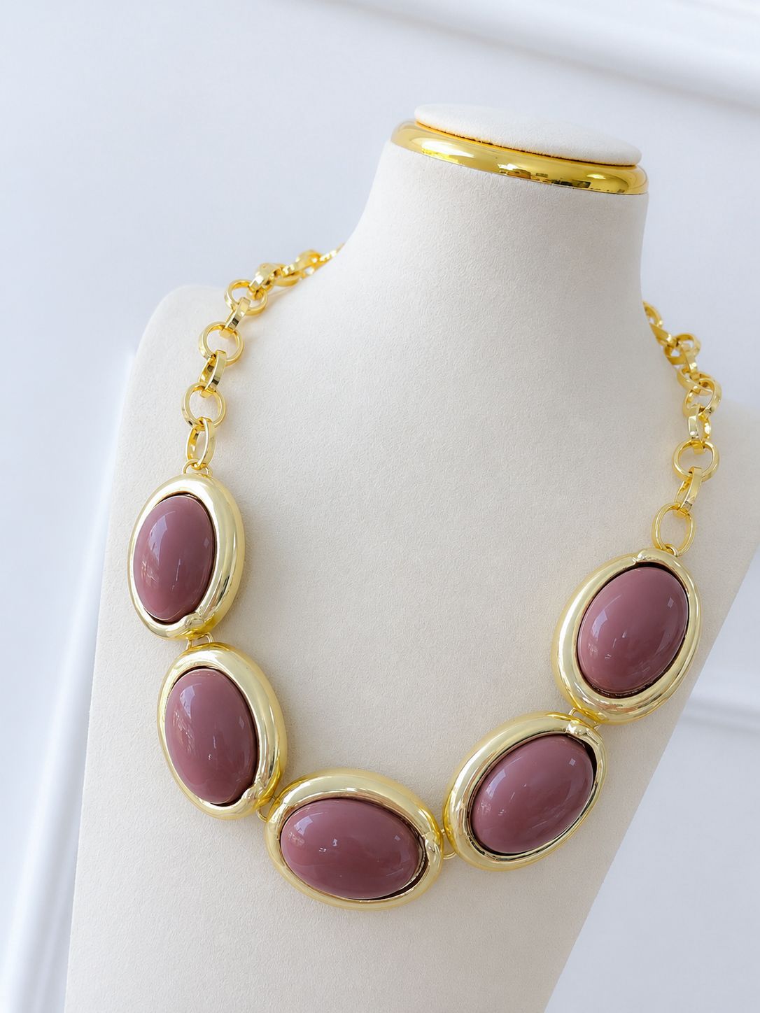 Collar Brigitte