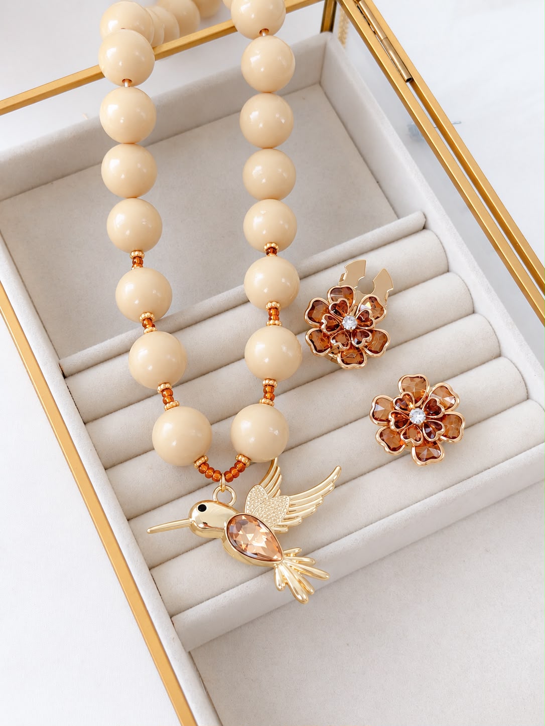 Collar isabell