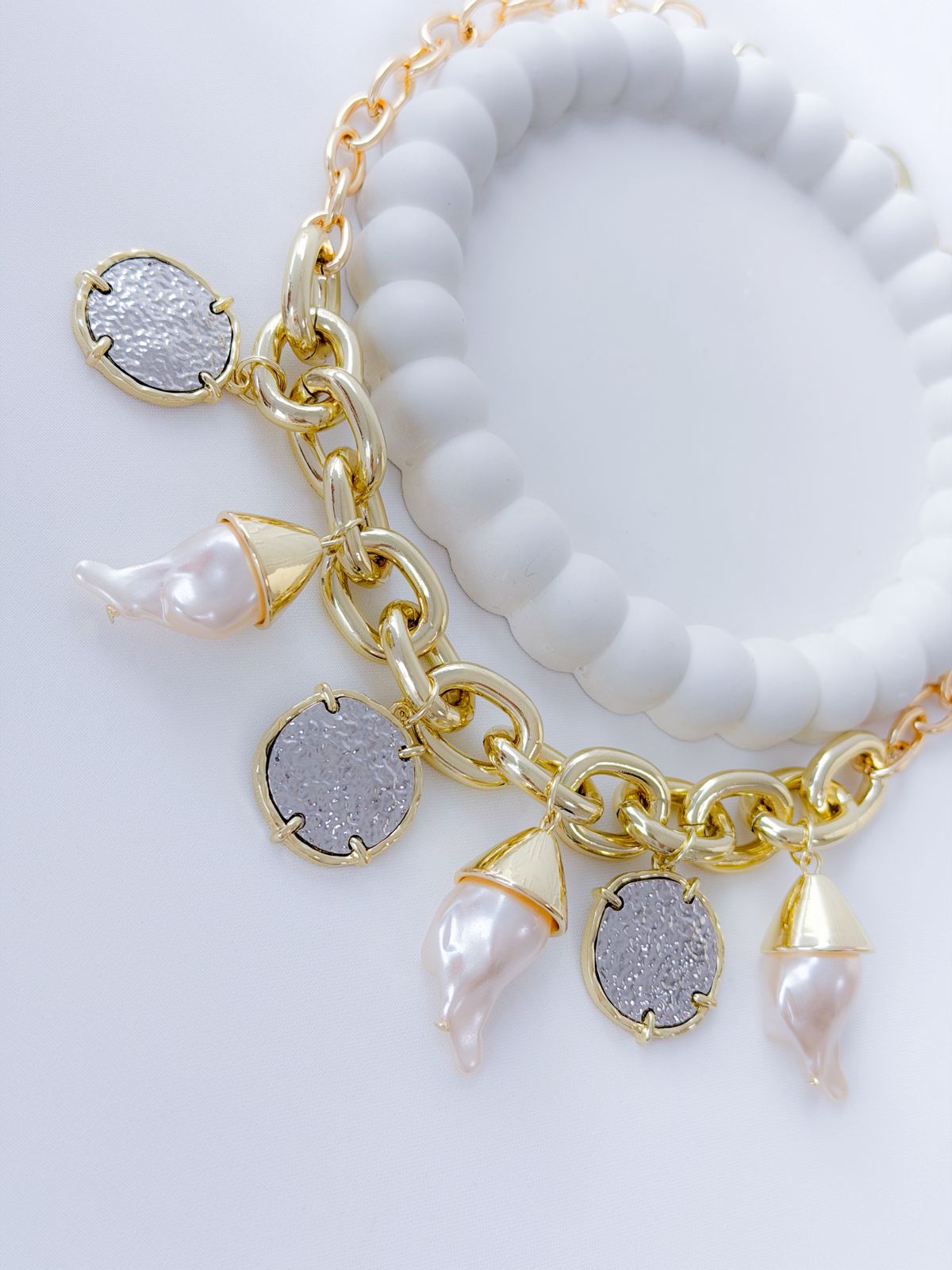 Collar Beaumont