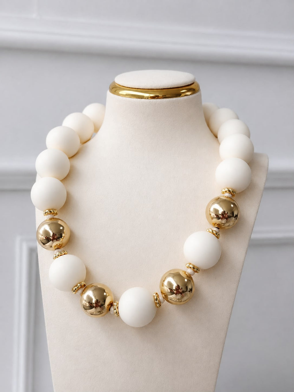 Collar Annie
