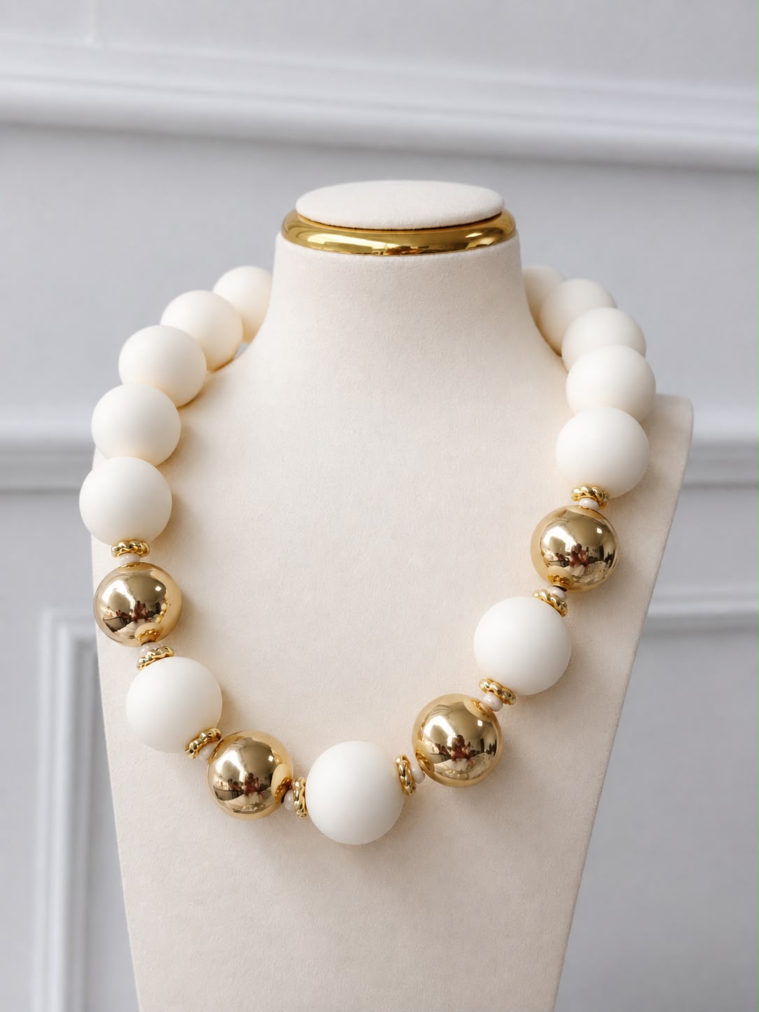 Collar Annie