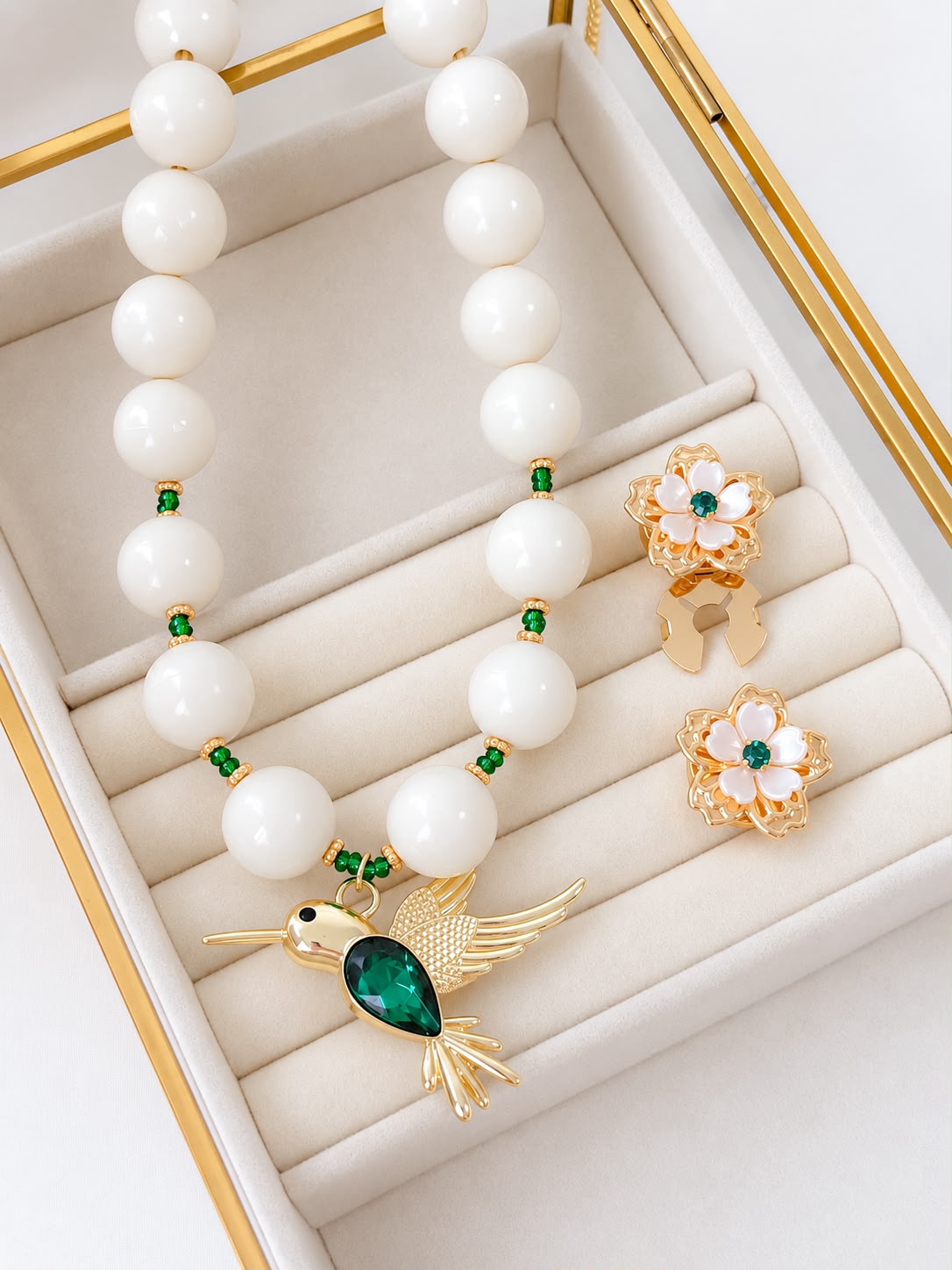 Collar isabell