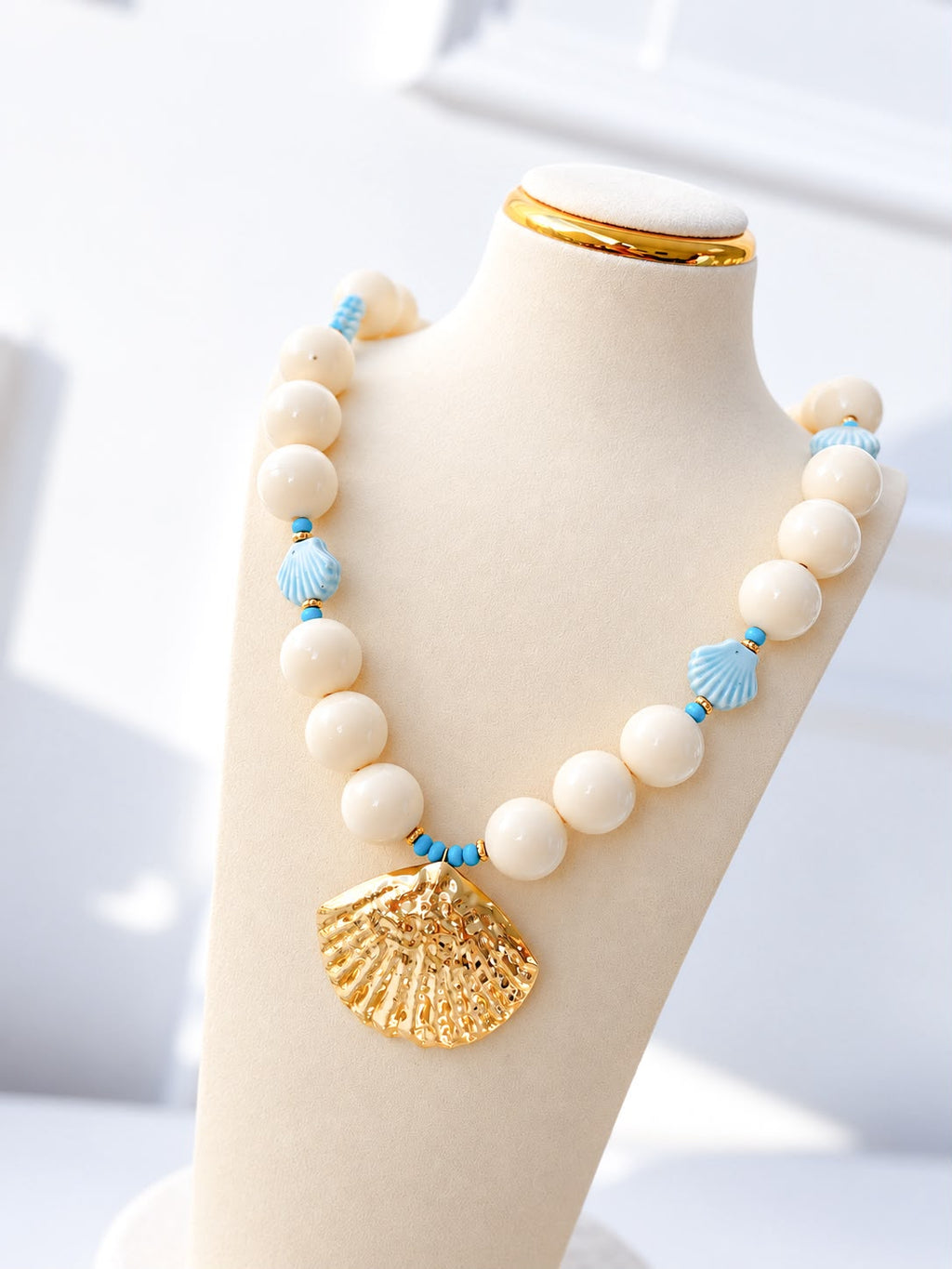 Collar Alina